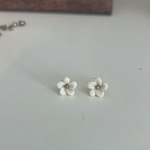 White flower earrings